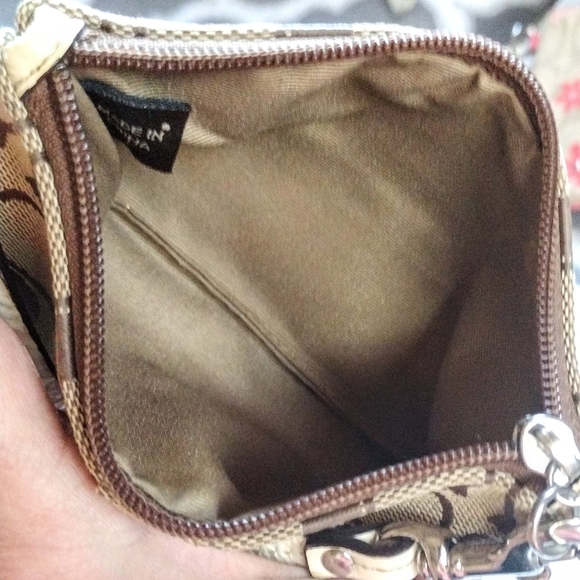 🤍 Vintage Coach Light Khaki Chalk White Signature Stripe Wristlet Y2K - Picture 7 of 7